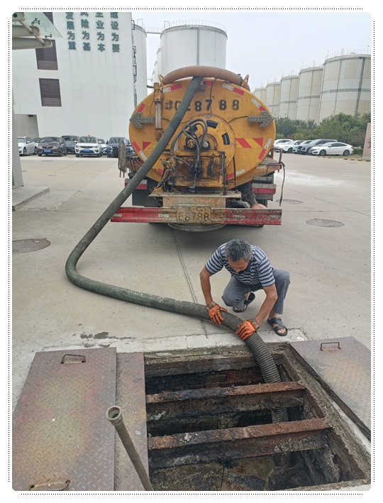 和林格尔隔油池清掏